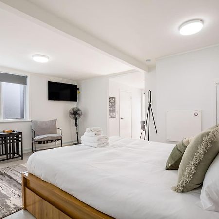 Riches Stay And Sleep Unit With Wi-Fi And Parking Auckland Exterior photo